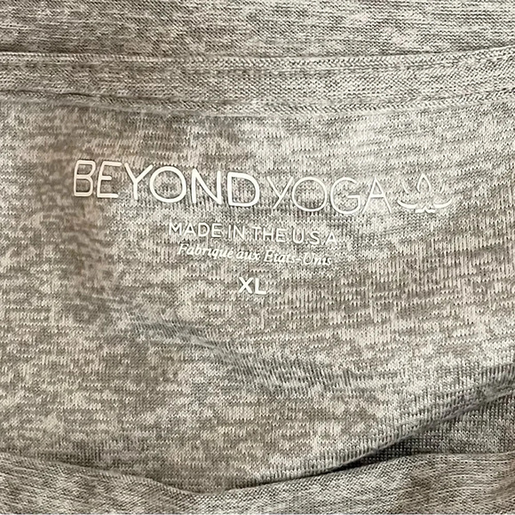 Beyond Yoga | Featherweight Under Over Cropped Tee Shirt Ultra Soft Gray - Picture 8 of 10